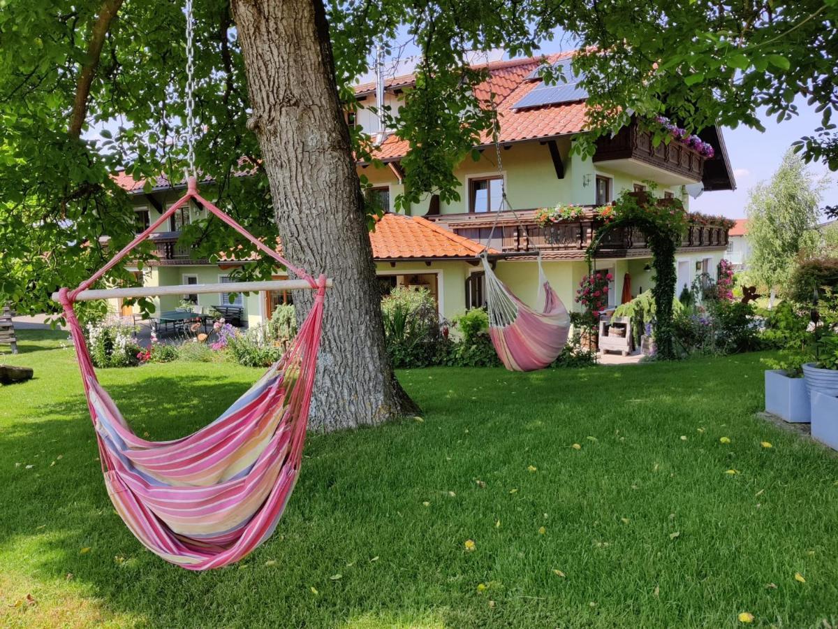 Pension Holzapfel Sankt Georgen im Attergau Eksteriør billede